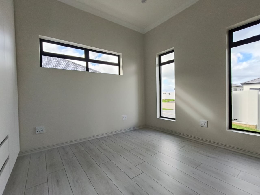 4 Bedroom Property for Sale in Fountains Estate Eastern Cape